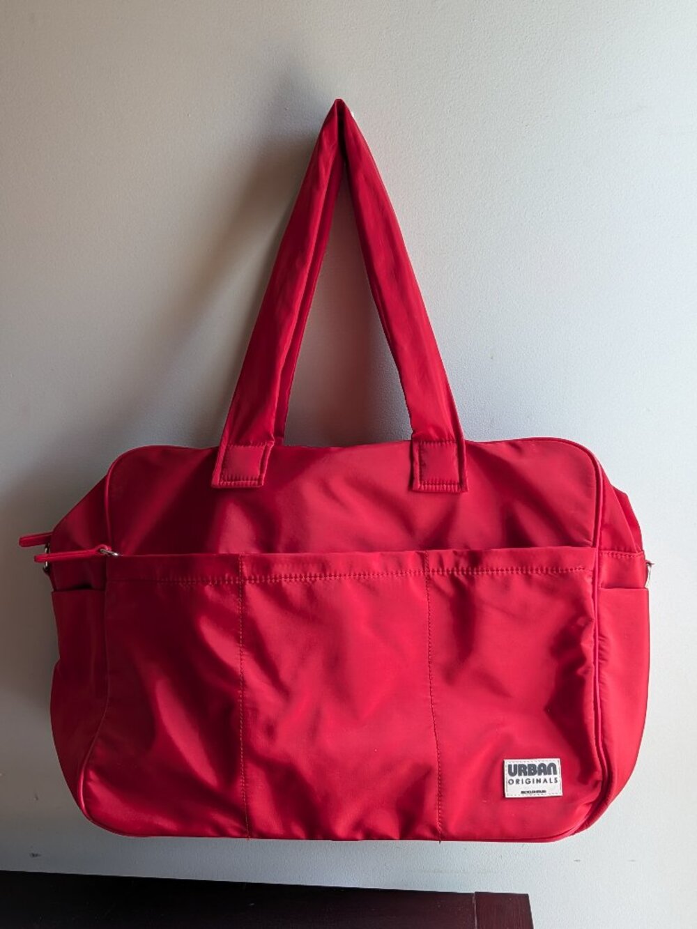 URBAN ORIGINALS WEEKENDER TOTE: RED